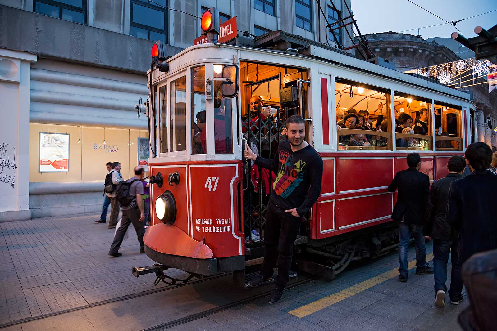 tram-way-shopping-street-istanbul-turkey